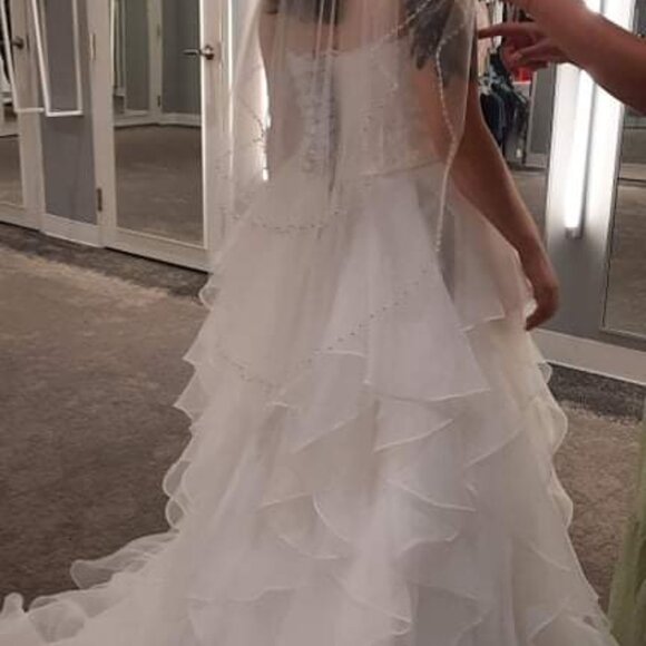 Wedding Dress! - Picture 6 of 7